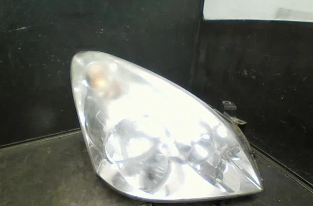 Phare droit Toyota COROLLA Verso (ZER_, ZZE12_, R1_) 2.2 d-4d (aur10_) (2005-2009) 5 portes occasion