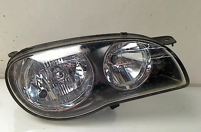 Phare droit TOYOTA COROLLA VIII 2001 occasion