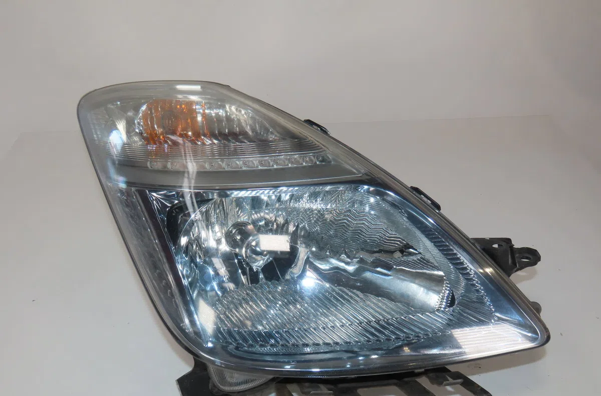 Phare droit Toyota PRIUS Liftback (_W2_) 1.5 hybrid (nhw2_) (2003-2009) occasion