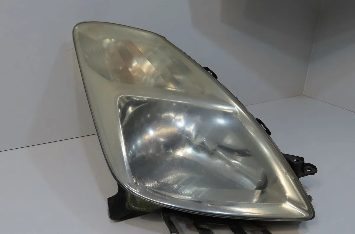 Phare droit Toyota PRIUS Liftback (_W2_) 1.5 hybrid (nhw20_) (2003-2009) occasion