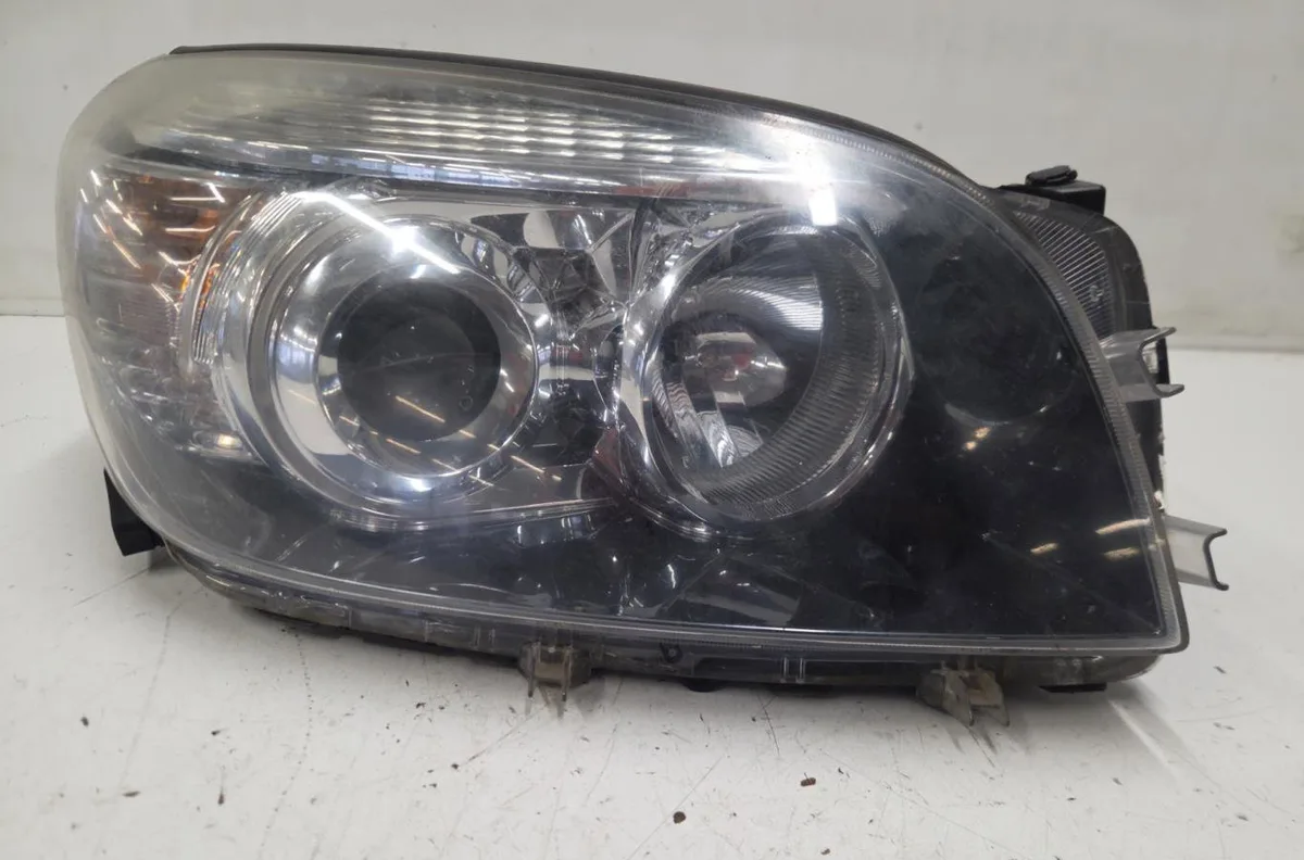 Phare droit TOYOTA RAV4 3 PHASE 1 occasion