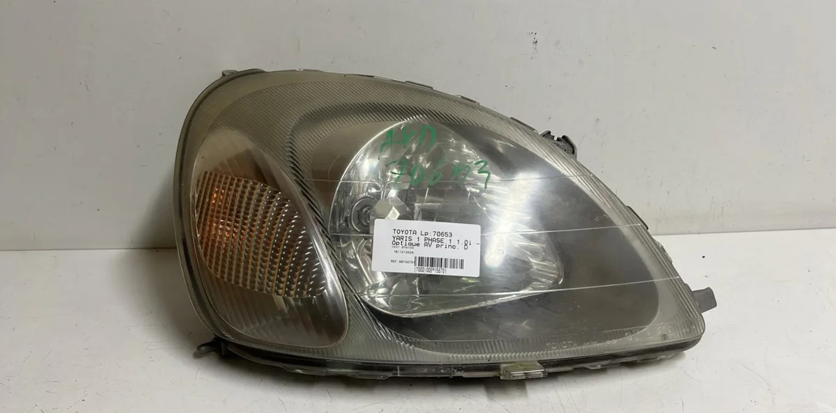 Phare droit Toyota YARIS (_P1_) 1.0 (scp10_) (1999-2005) occasion