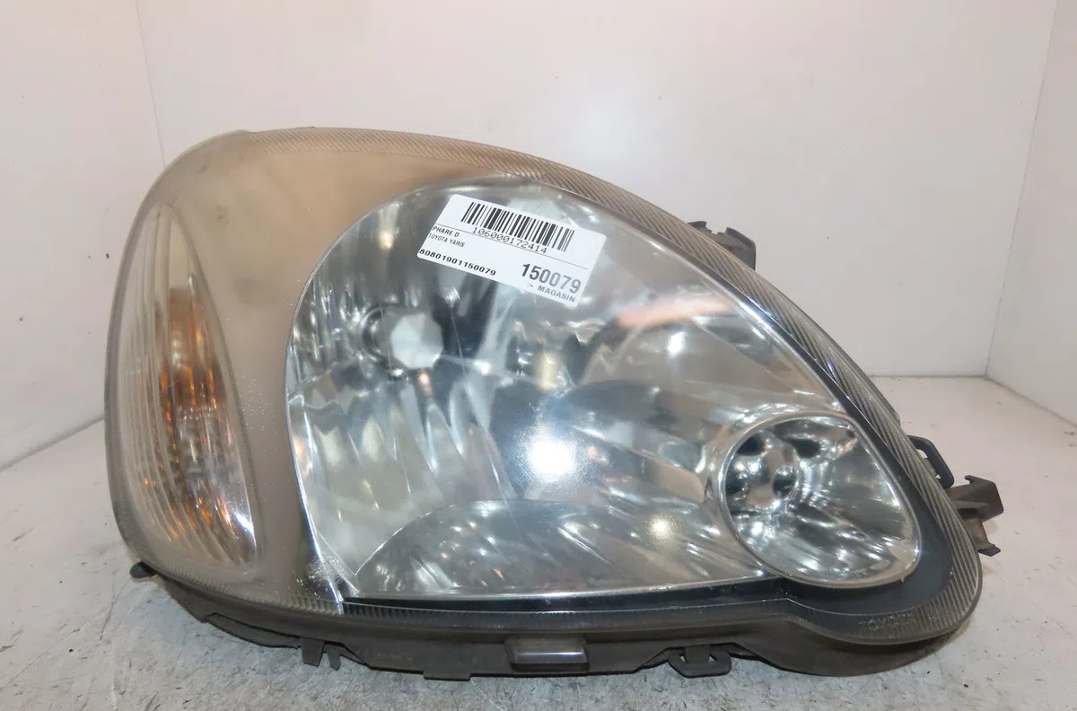 Phare droit Toyota YARIS (_P1_) 1.3 (scp12_, scp13_) (2002-2005) occasion