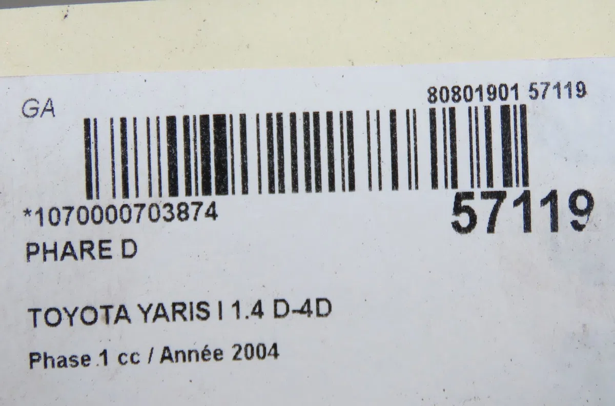Phare droit Toyota YARIS (_P1_) 1.4 d-4d (nlp10_) (2001-2005) occasion