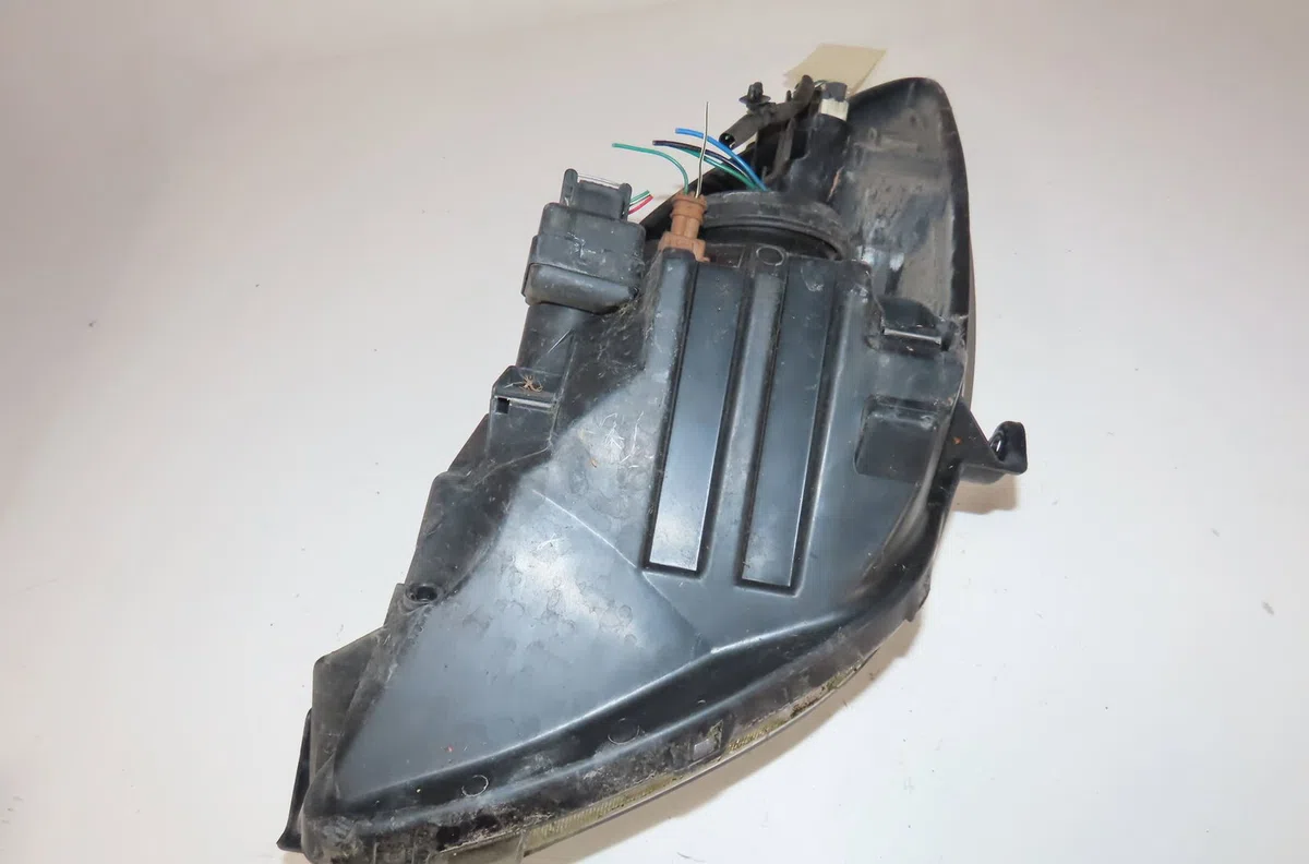 Phare droit Toyota YARIS (_P9_) 1.3 vvt-i (scp90_) (2005-2010) occasion