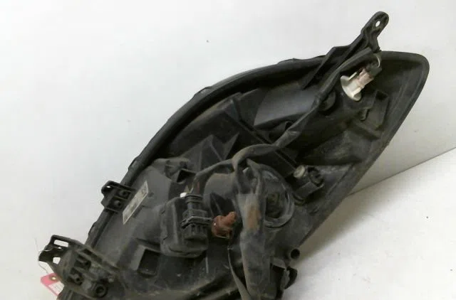 Phare droit Toyota YARIS (_P9_) 1.3 vvt-i (scp90_) (2005-2010) occasion