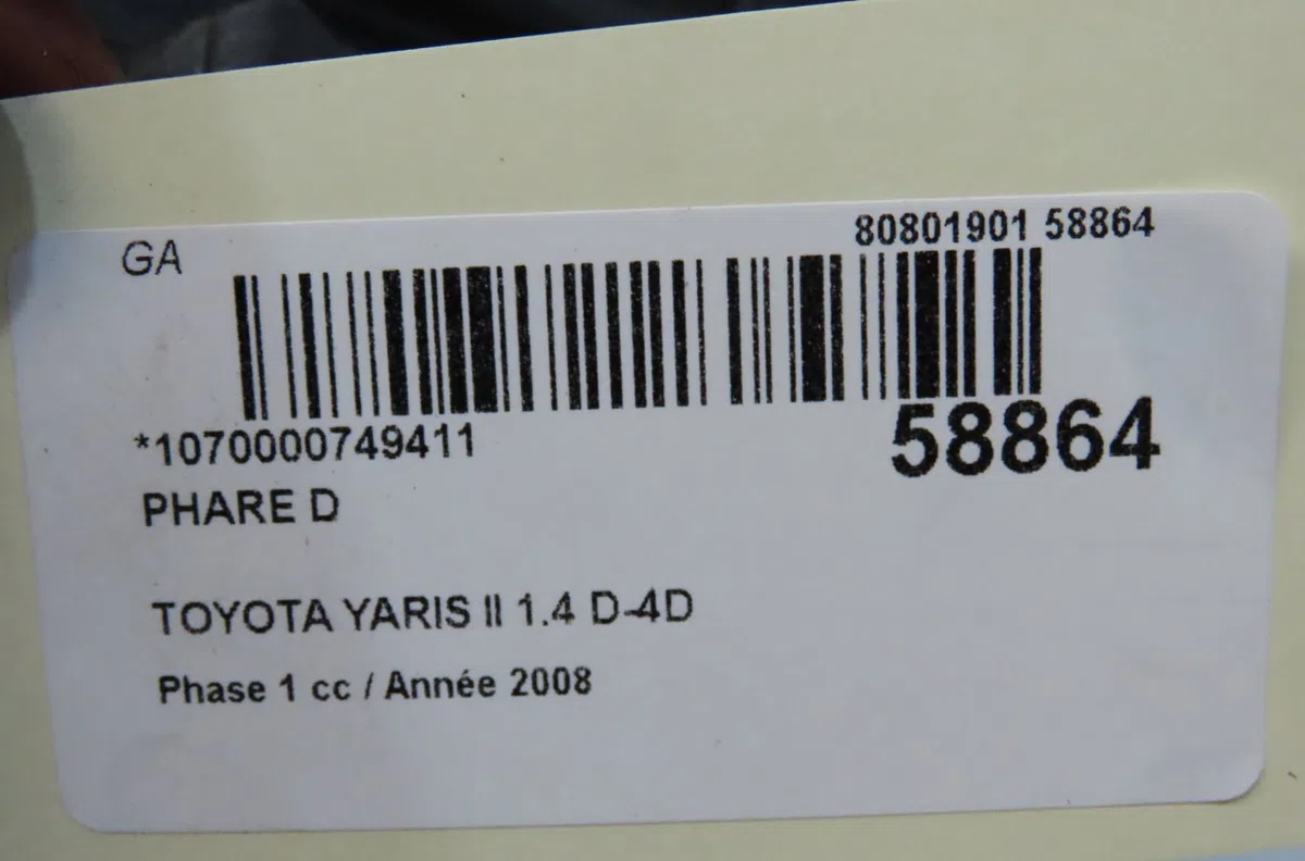 Phare droit Toyota YARIS (_P9_) 1.4 d-4d (nlp90_) (2005-2012) occasion