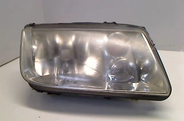 Phare droit VOLKSWAGEN BORA  1.9 TDI 90ch occasion