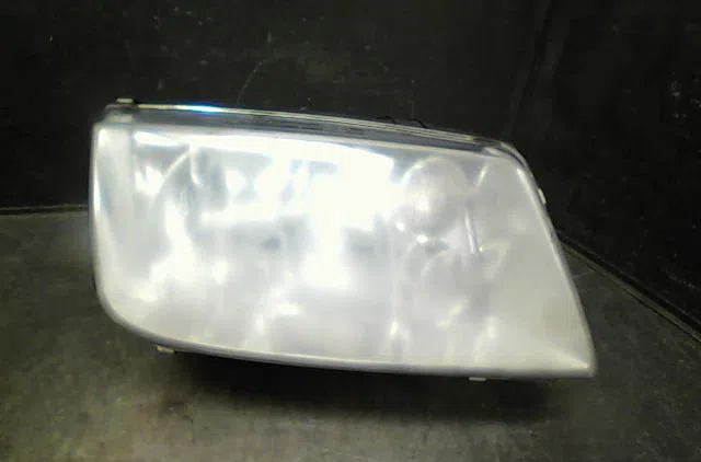 Phare droit VOLKSWAGEN BORA 2000 occasion