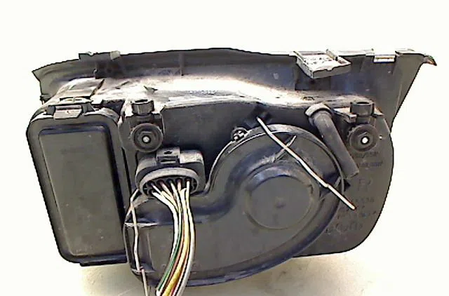 Phare droit Volkswagen BORA I (1J2) 1.9 tdi (1998-2005) occasion