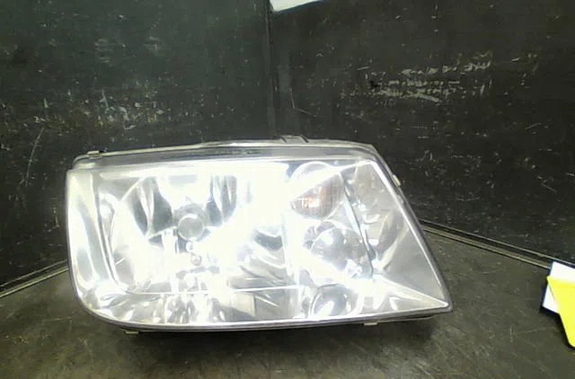 Phare droit Volkswagen BORA I (1J2) 1.9 tdi (1998-2005) occasion