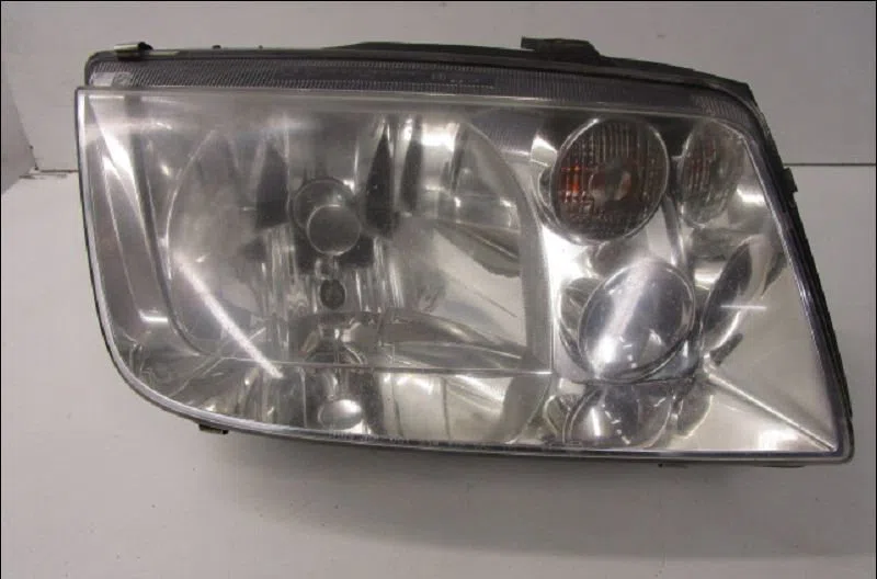 Phare droit VOLKSWAGEN BORA occasion