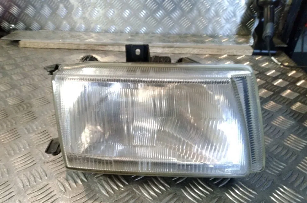 Phare droit Volkswagen FLIGHT III CLASSIC (6V2) 64 1.9 sdi (1995-1999) occasion