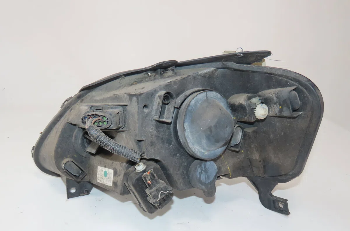 Phare droit Volkswagen FOX 3-5 portes (5Z1, 5Z3, 5Z4) 1.2 (2005-2011) occasion