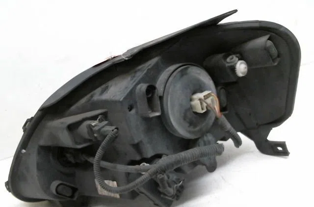 Phare droit Volkswagen FOX 3-5 portes (5Z1, 5Z3, 5Z4) 1.4 (2005-2009) occasion