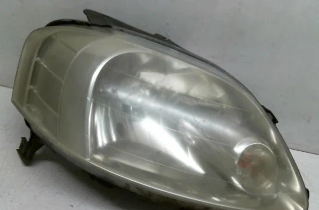 Phare droit Volkswagen FOX 3-5 portes (5Z1, 5Z3, 5Z4) 1.4 (2005-2009) occasion