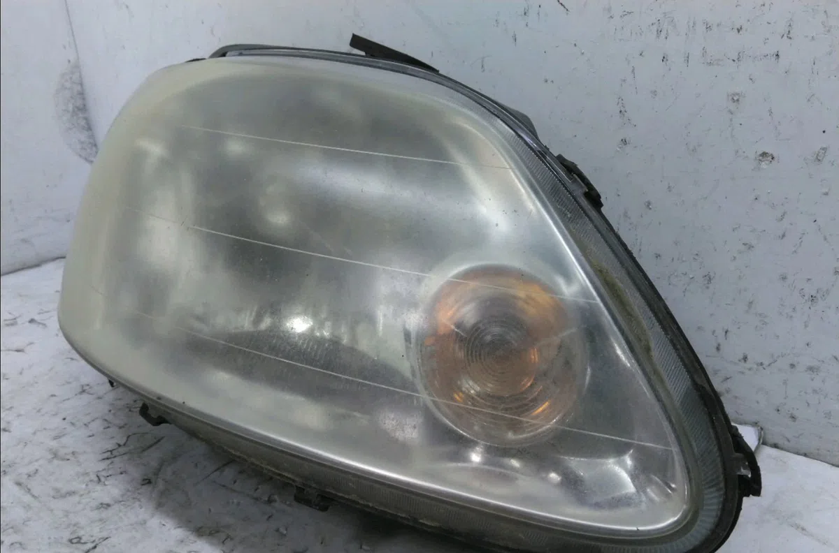 Phare droit Volkswagen FOX 3-5 portes (5Z1, 5Z3, 5Z4) 1.4 tdi (2005-2009) occasion