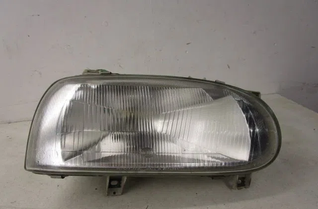 Phare droit Volkswagen GOLF III (1H1) 1.4 (1991-1997) occasion