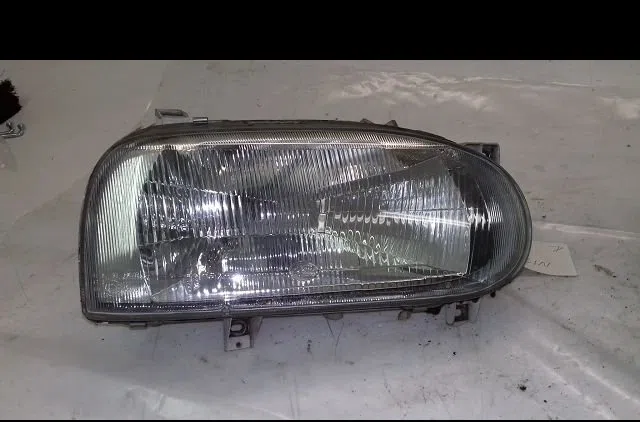 Phare droit Volkswagen GOLF III (1H1) 1.6 (1992-1997) occasion