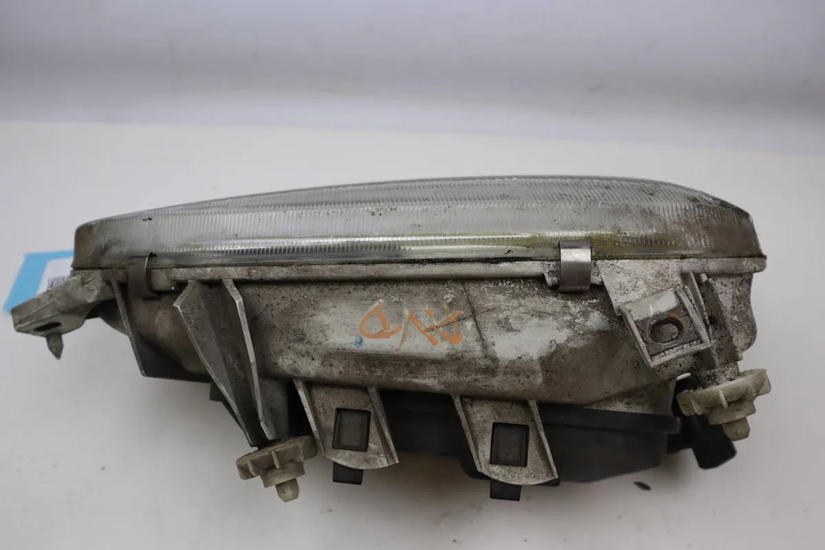 Phare droit Volkswagen GOLF III (1H1) 1.8 (1991-1997) 5 portes occasion