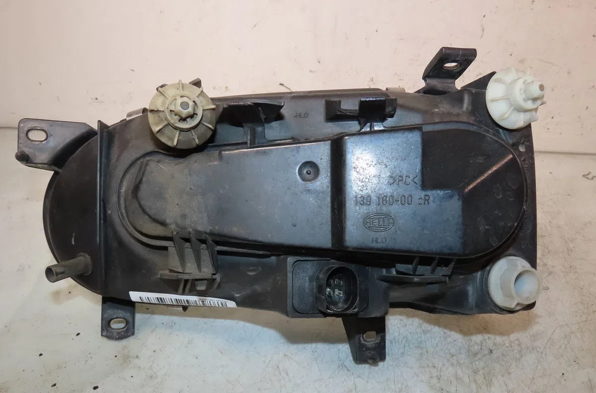 Phare droit Volkswagen GOLF III (1H1) 1.9 tdi (1993-1997) occasion