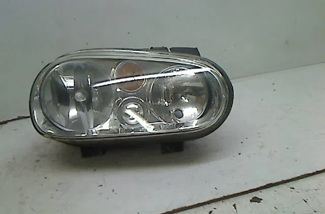 Phare droit Volkswagen GOLF IV (1J1) 1.6 16v (2000-2005) occasion