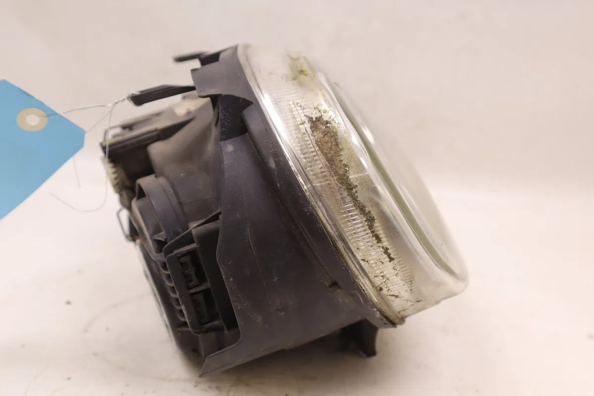 Phare droit Volkswagen GOLF IV (1J1) 1.6 16v (2000-2005) occasion