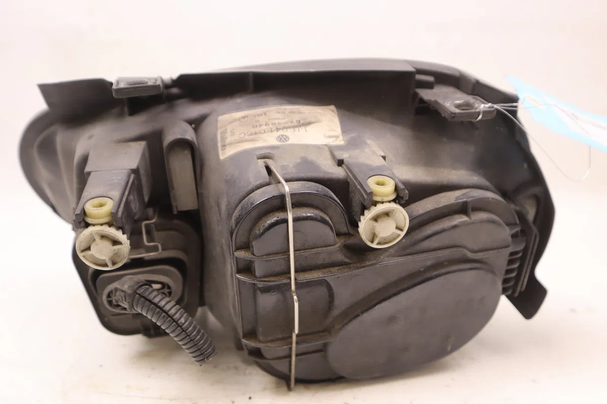 Phare droit Volkswagen GOLF IV (1J1) 1.6 16v (2000-2005) occasion