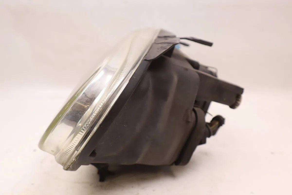 Phare droit Volkswagen GOLF IV (1J1) 1.6 16v (2000-2005) occasion