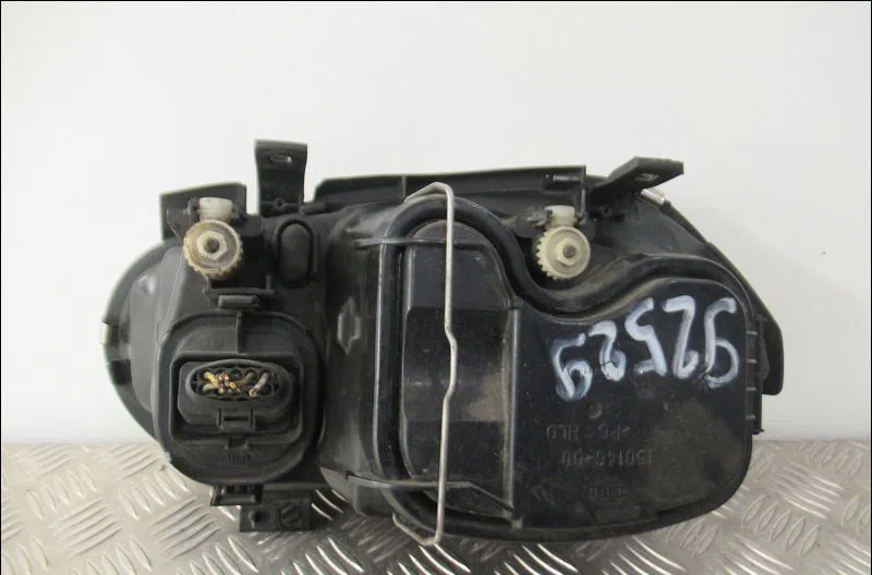 Phare droit Volkswagen GOLF IV (1J1) 1.6 (1997-2004) occasion