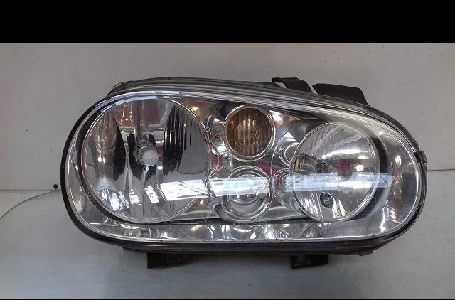 Phare droit Volkswagen GOLF IV (1J1) 1.9 tdi (1997-2004) 3 portes occasion