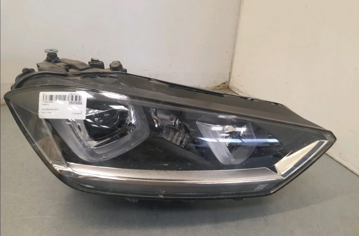 Phare droit Volkswagen GOLF SPORTSVAN VII (AM1, AN1) 1.4 tsi (2014-2018) occasion