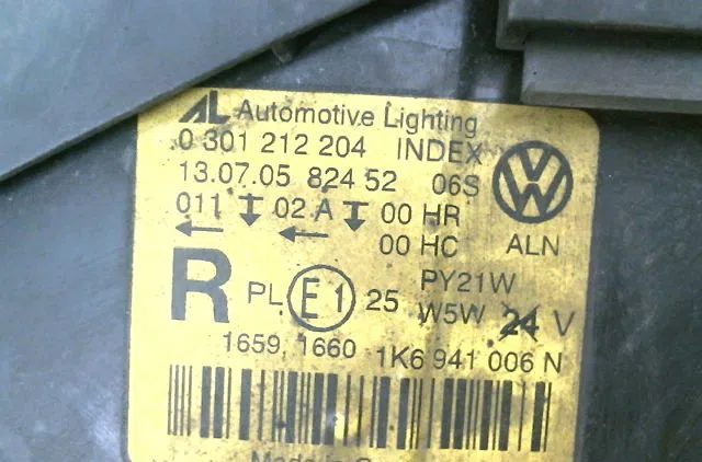 Phare droit Volkswagen GOLF V (1K1) 1.6 fsi (2003-2008) occasion