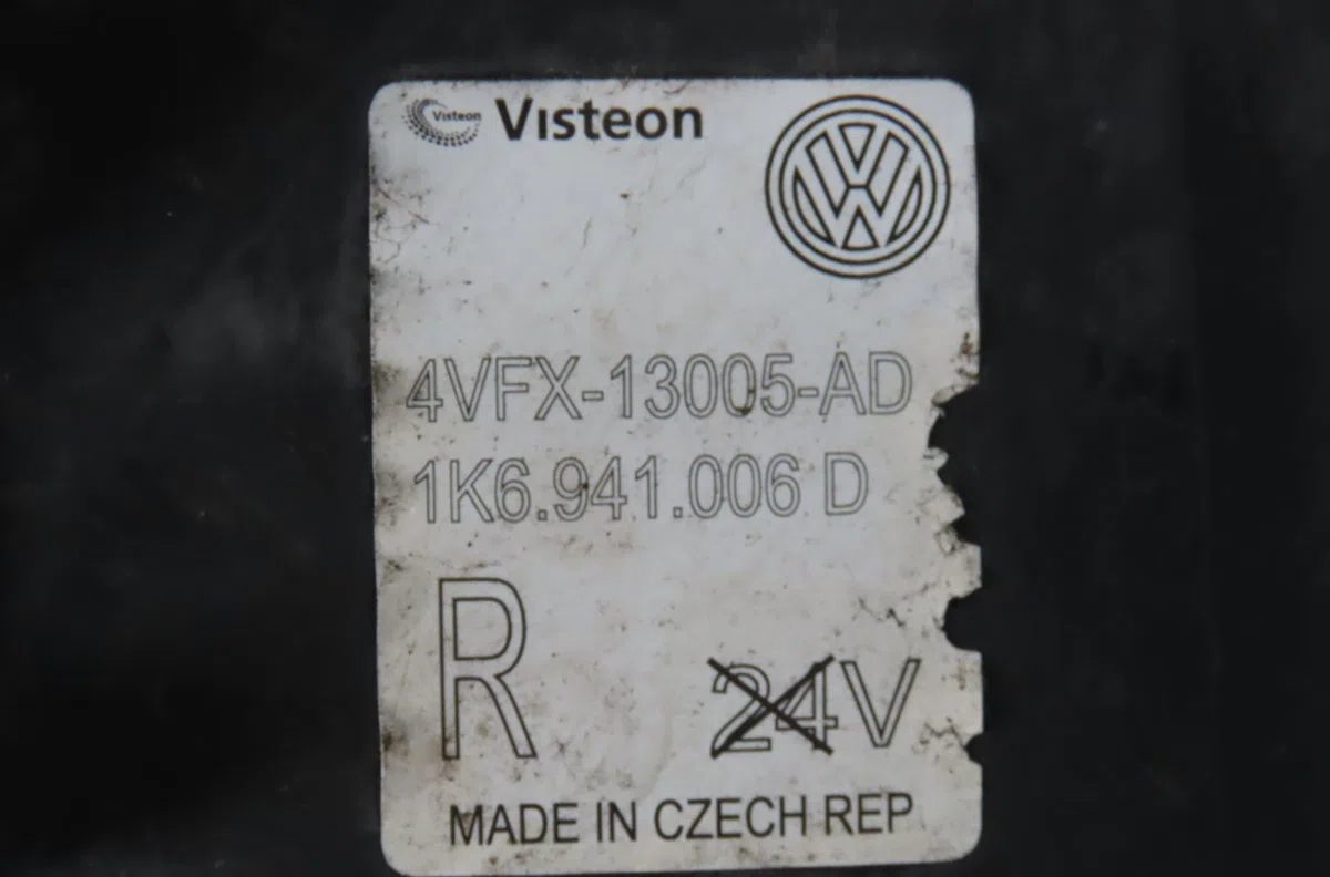 Phare droit Volkswagen GOLF V (1K1) 1.9 tdi (2003-2008) 5 portes occasion