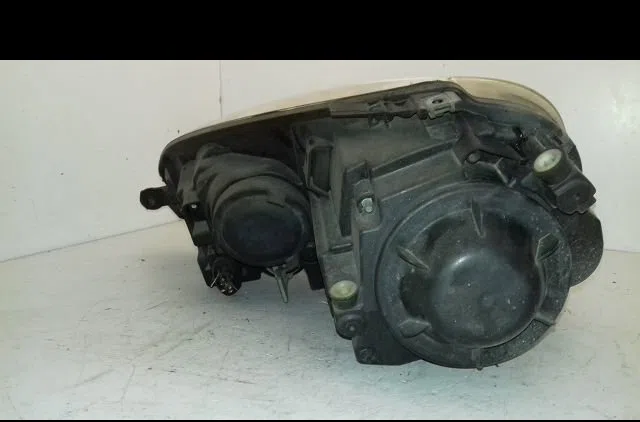 Phare droit Volkswagen GOLF V (1K1) 2.0 tdi (2003-2008) occasion