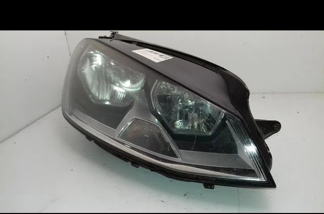 Phare droit Volkswagen GOLF VII (5G1, BQ1, BE1, BE2) 1.6 tdi (2012-2017) occasion