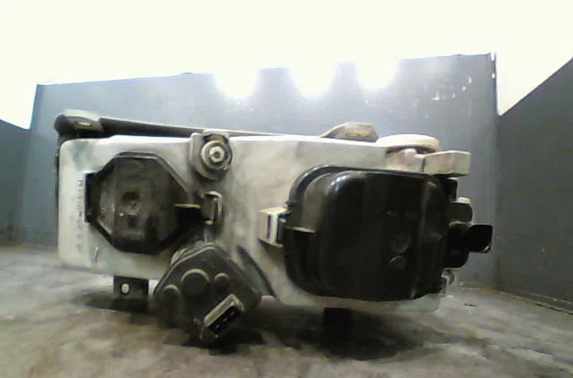 Phare droit VOLKSWAGEN PASSAT 1994 occasion