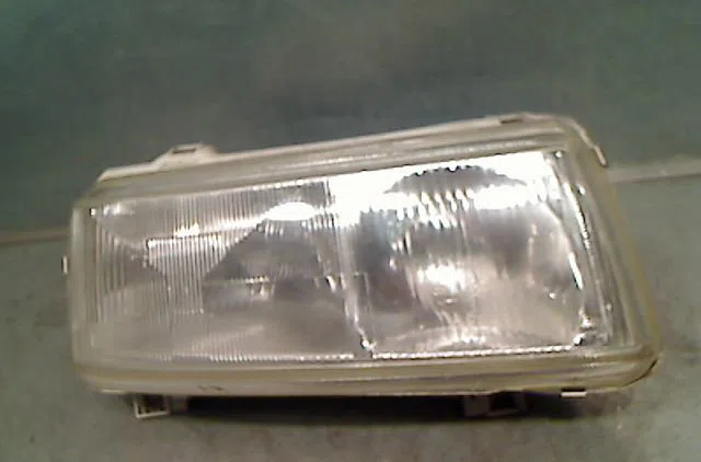 Phare droit Volkswagen PASSAT B3-B4 Variant (3A5, 35I) 1.8 (1988-1997) occasion