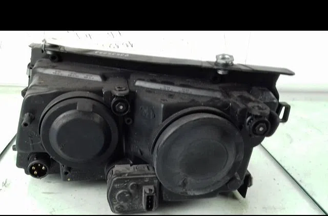 Phare droit Volkswagen PASSAT B5 (3B2) 1.9 tdi (1996-2000) occasion