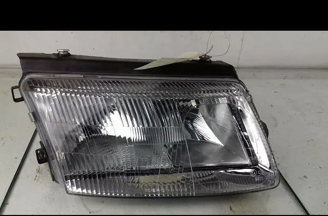 Phare droit Volkswagen PASSAT B5 (3B2) 1.9 tdi (1996-2000) occasion