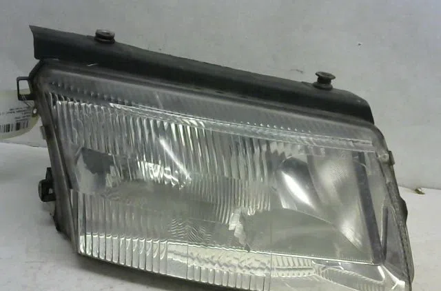 Phare droit Volkswagen PASSAT B5 (3B2) 1.9 tdi (1996-2000) occasion