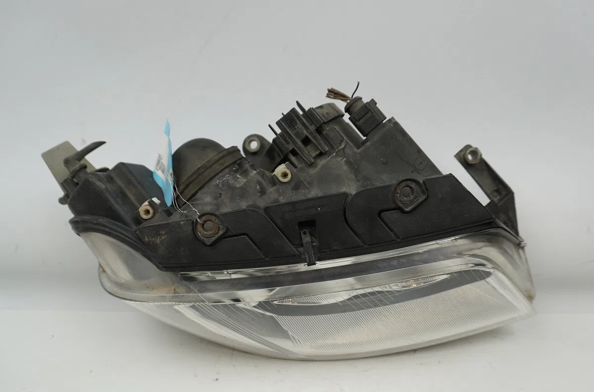 Phare droit Volkswagen PASSAT B5.5 Variant (3B6) 1.9 tdi (2000-2005) 5 portes occasion