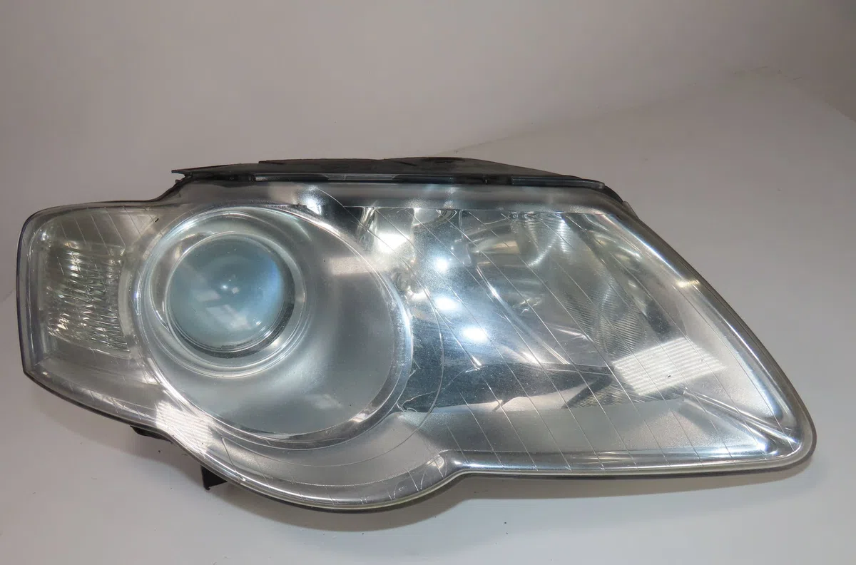 Phare droit Volkswagen PASSAT B6 (3C2) 1.9 tdi (2005-2010) 4 portes occasion