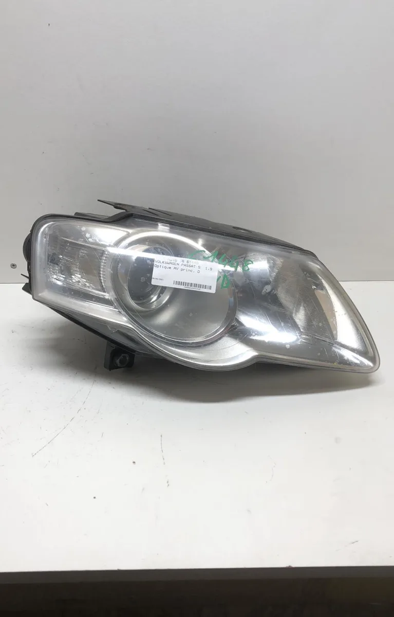 Phare droit Volkswagen PASSAT B6 Variant (3C5) 1.9 tdi (2005-2010) occasion