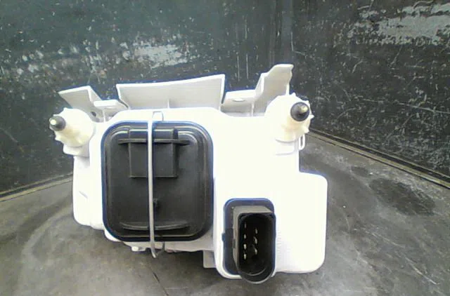 Phare droit VOLKSWAGEN POLO 1997 occasion