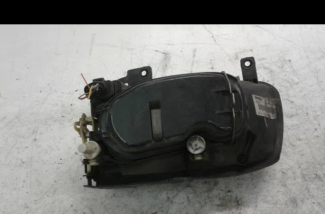 Phare droit Volkswagen POLO (6N2) 1.4 16v (1999-2001) occasion