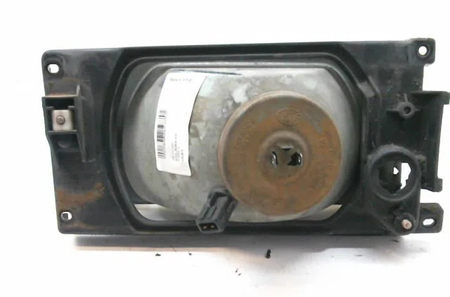 Phare droit Volkswagen POLO Coupé (86C, 80) 1.0 (1982-1986) occasion