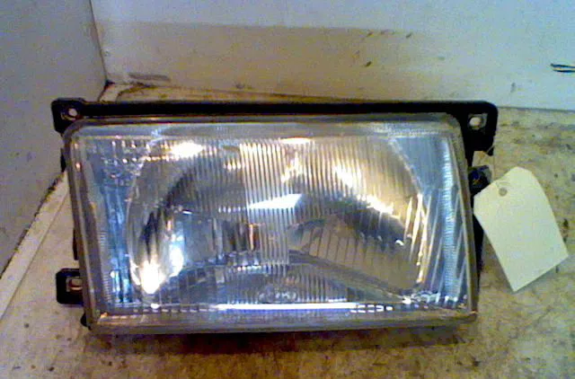Phare droit VOLKSWAGEN POLO II 1993 occasion