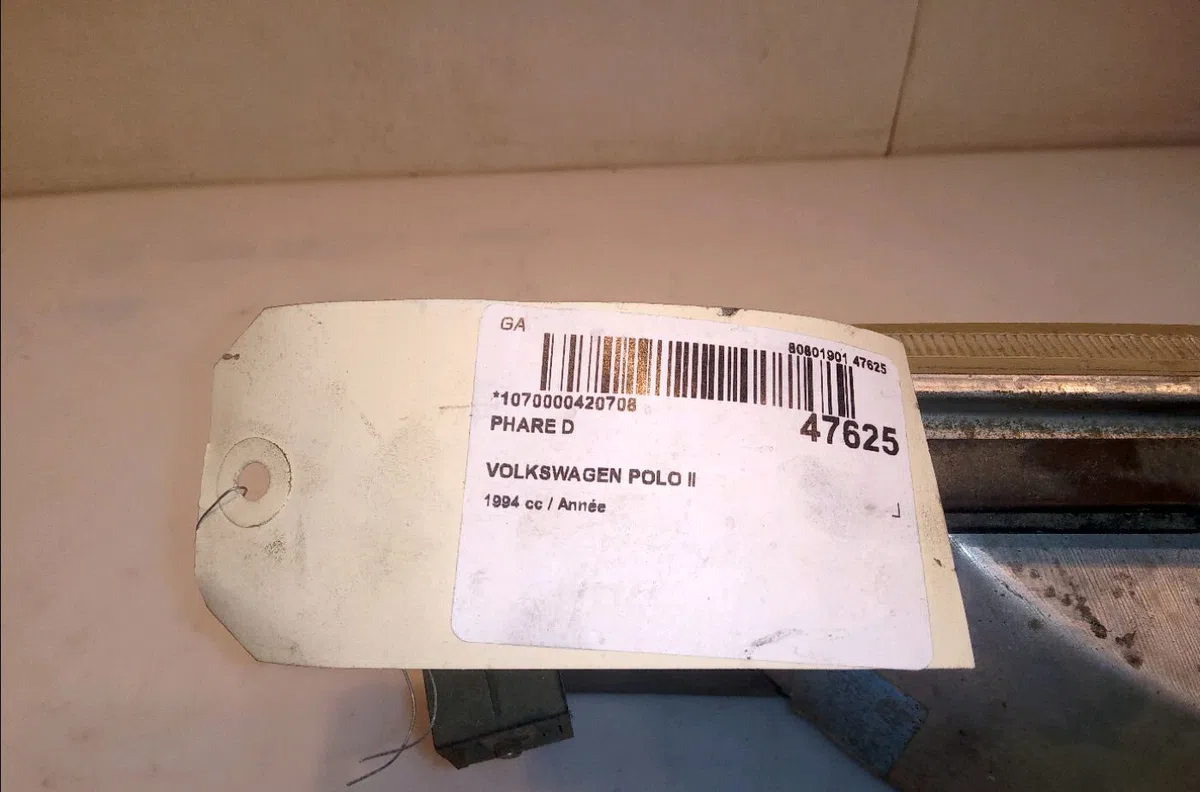 Phare droit Volkswagen POLO II (86C, 80) 1.0 cat (1989-1994) occasion
