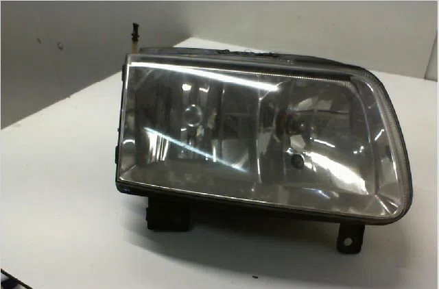 Phare droit VOLKSWAGEN POLO III  1.4 occasion